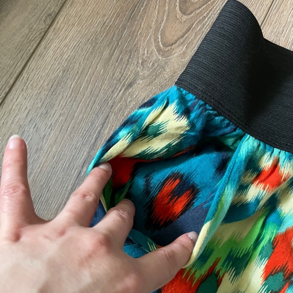 Multicolored skirt - Picture 3 of 3